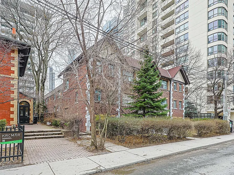 33 Maitland St #303 — Photo 3