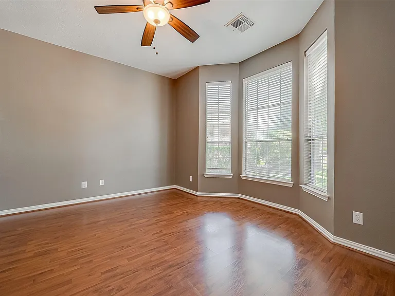 7214 Glenwick Ct — Photo 13