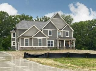 7085 Suncrest Dr, Saline, MI 48176