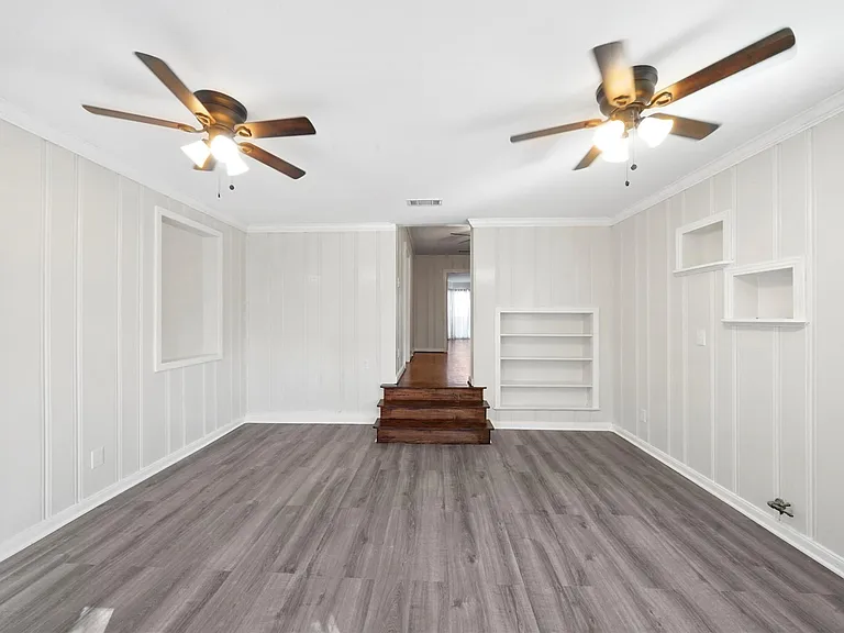 906 Gale St — Photo 17