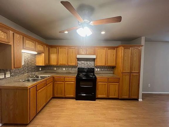 5th image of 1321 E League St