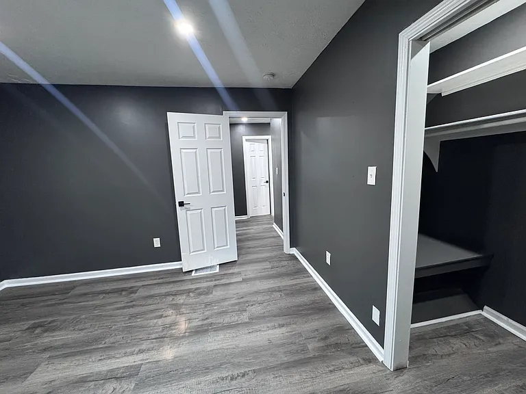 2135 Winfield Ave — Photo 10