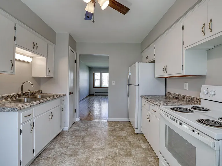 321 W College Ave #1 — Photo 4