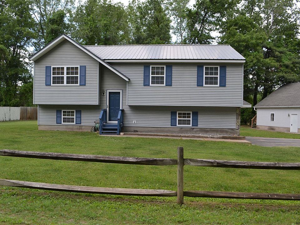 1st image of 15 Devine Dr