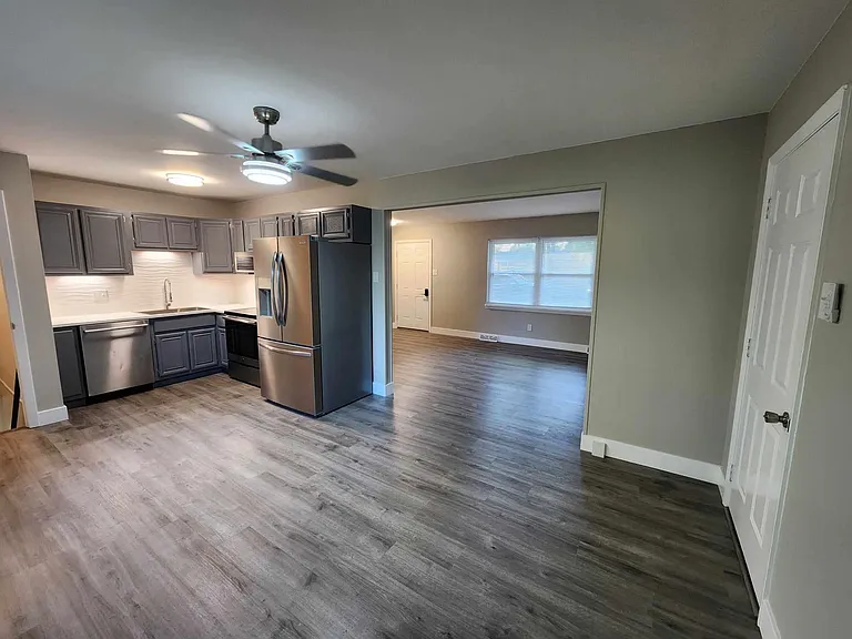 1732 Christine Dr — Photo 17