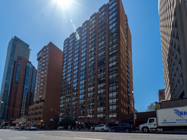 1166 Bay St #54A, Toronto, ON M5S 2X8