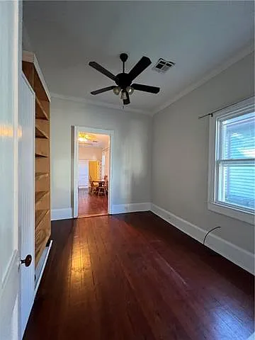 1033 Port St — Photo 6
