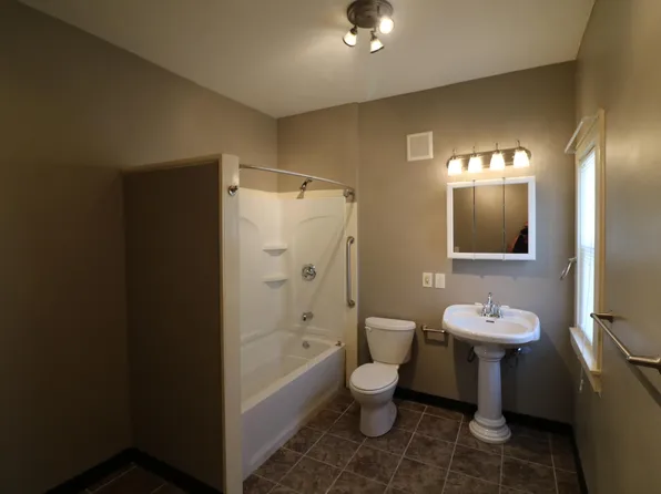 1206 Bridge Ave #2, Davenport, IA 52803