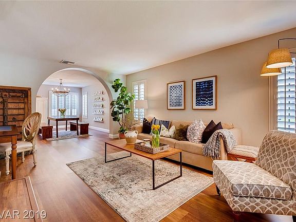3rd image of 2809 Bluff Cove Cir