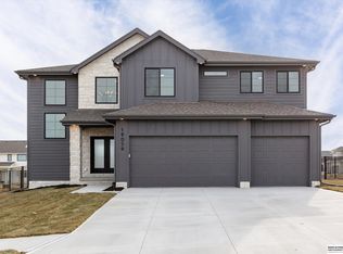 19059 Murifield Cir, Omaha, NE 68136