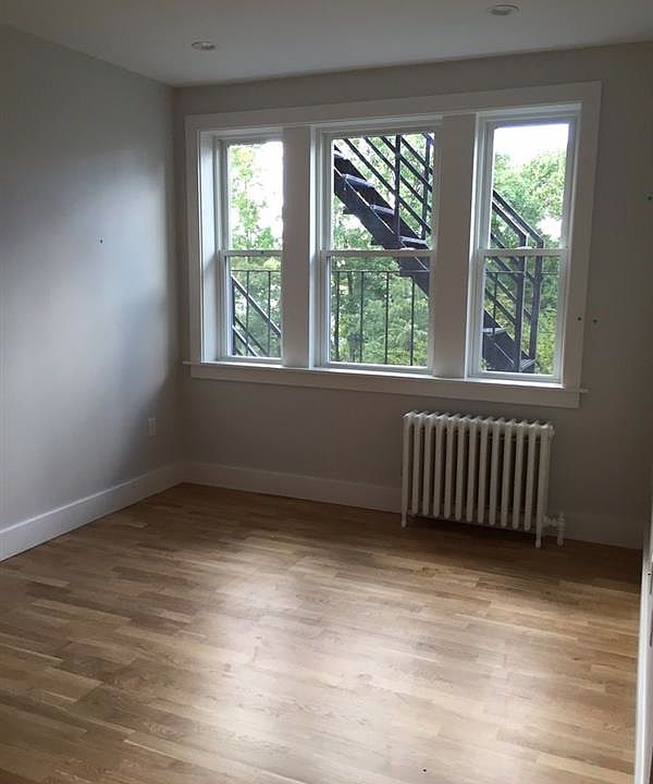 2nd image of 136 Highland Rd #15