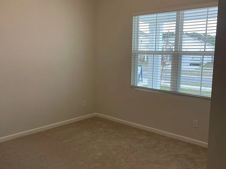828 Longleaf Dr — Photo 3