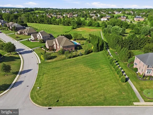 2788 Farnham Ln, York, PA 17408