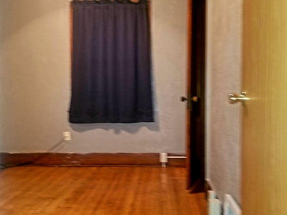 5th image of 2263 Holdrege St