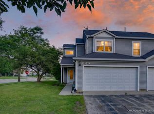 1320 Jenna Dr APT A, South Elgin, IL 60177