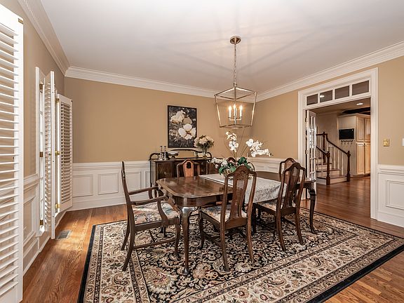 5th image of 6930 Ancient Oak Ln