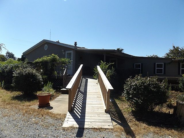 2nd image of 211 Merit Rd