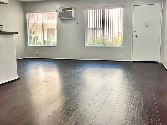 2nd image of 5050 Romaine St #8