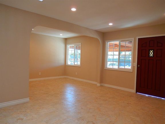 3rd image of 10829 Westonhill Dr