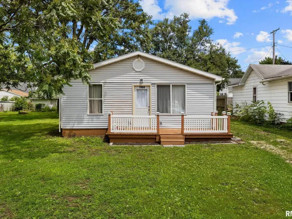1908 American St, Pekin, IL 61554