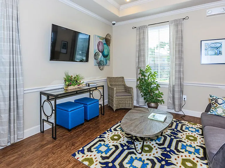 320 S Stewart Blvd — Photo 15