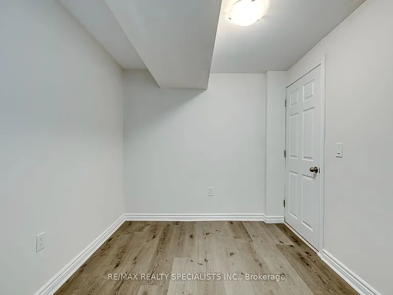 20 Wellman Cres — Photo 42