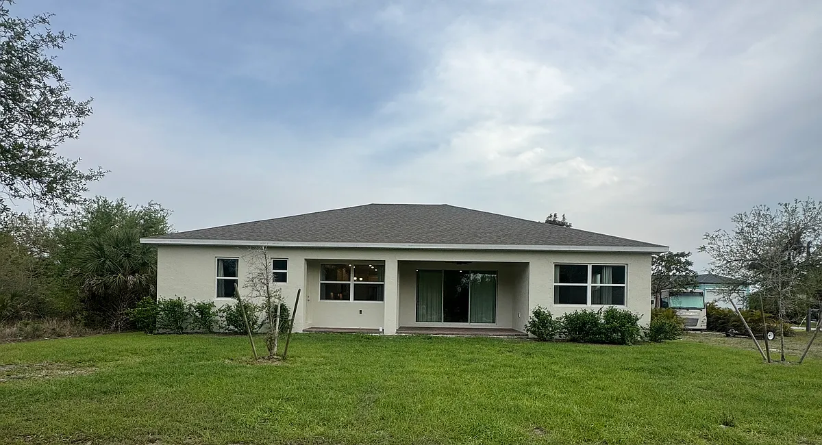 Building Photo - 15523 Aron Cir
