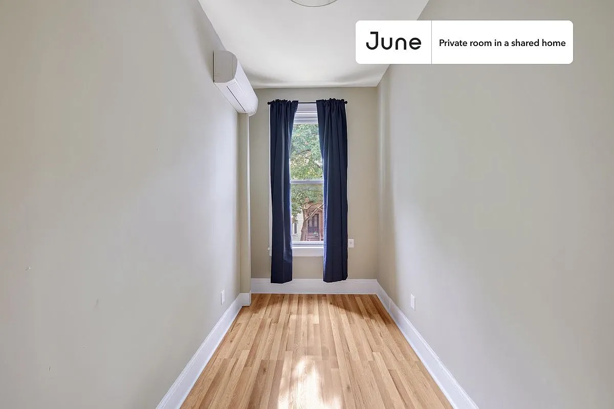 Full bedroom in 5 bed/2 bath home in Sunset Park #586 D — Photo 2