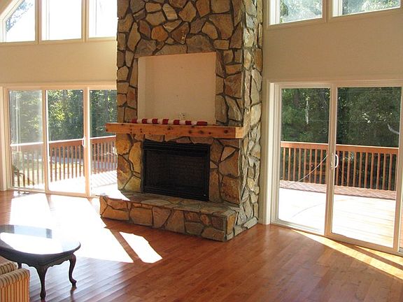 4th image of 41 Claremont Ln