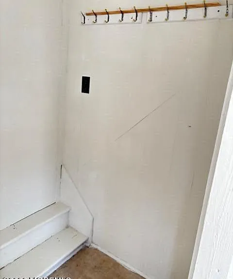 547 Harding Ave — Photo 10