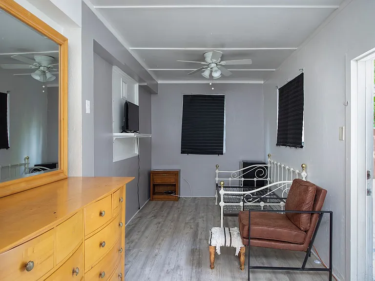 3430 Eagle Ave #1 — Photo 7