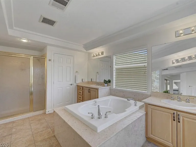 10757 Elk Lake Dr — Photo 17