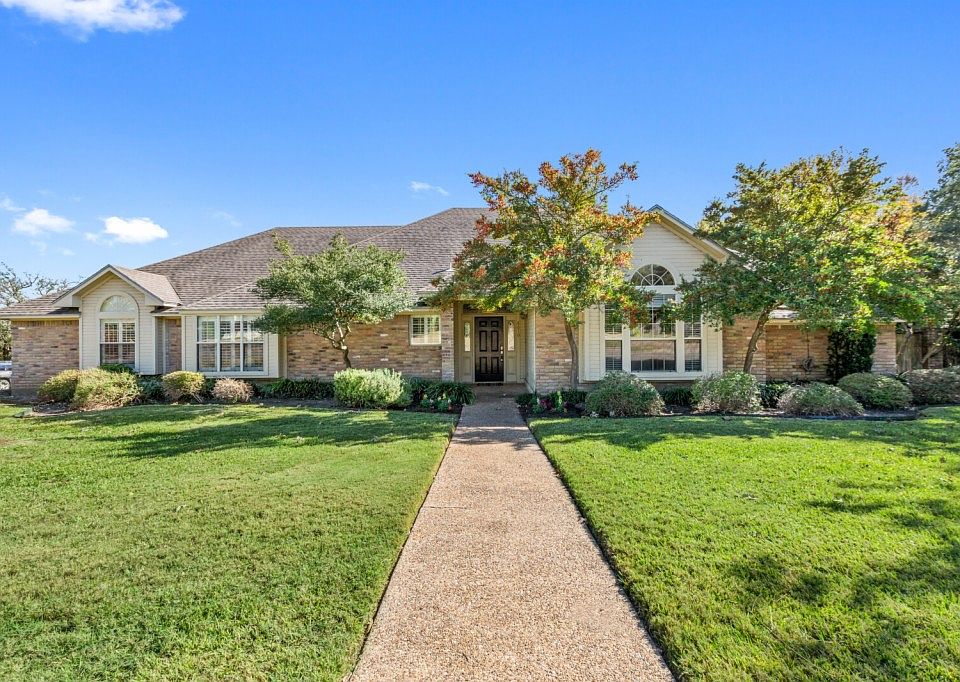 1st image of 8610 Oakdale Dr