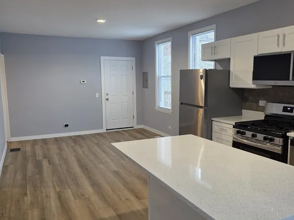 7613 W 60th St #1, Summit, IL 60501