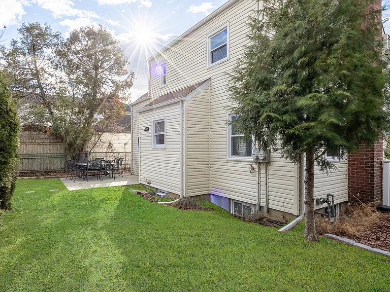 152 Charles St #1 — Photo 17