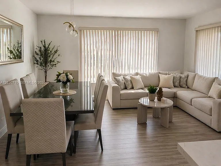 200 High Point Ct E #D — Photo 11