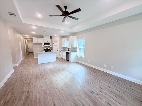 3rd image of 602 Fuller St