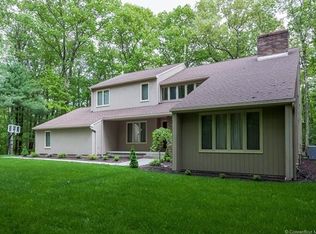 10 Morningside Dr, West Granby, CT 06090