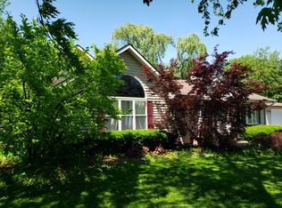 19478 W Wiech Rd, Mundelein, IL 60060