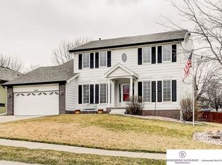 16927 Holmes Cir, Omaha, NE 68135