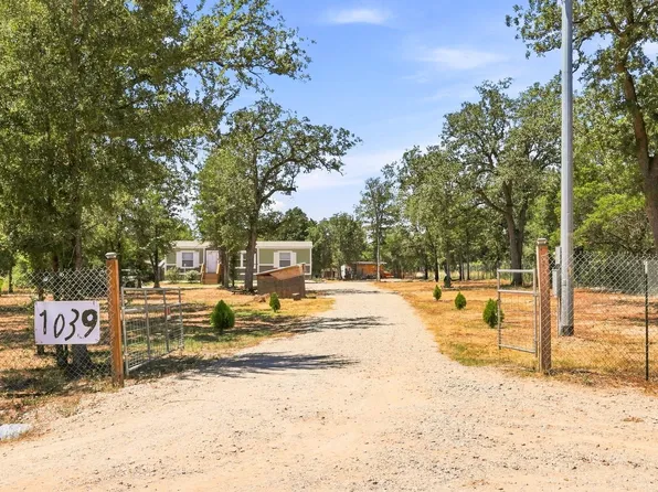 1039 Trailside Dr, Elgin, TX 78621