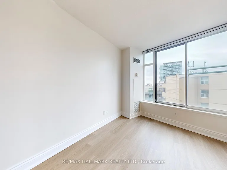 650 Queens Quay W #1121 — Photo 6