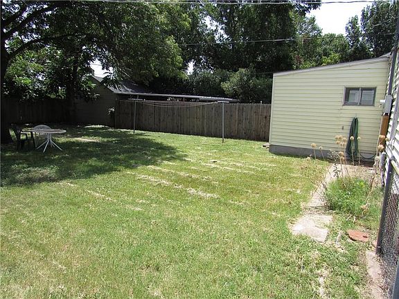 2nd image of 4509 Calmont Ave