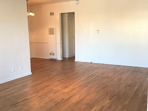 3rd image of 4454 W 2nd St APT 4