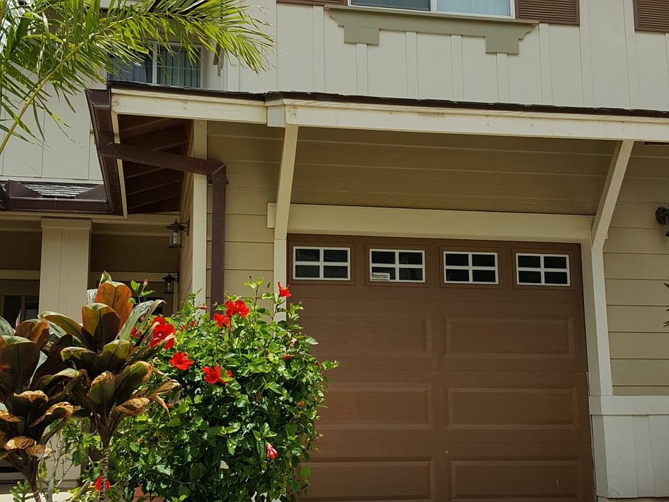 The property includes parking for 2 vehicles, a single garage and driveway.