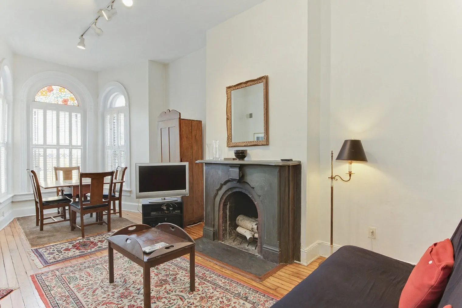 1 bed, 1.0 bath, 8072 sqft, $3,787 — Photo 2