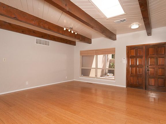 5th image of 3243 Calle De Deborah NW