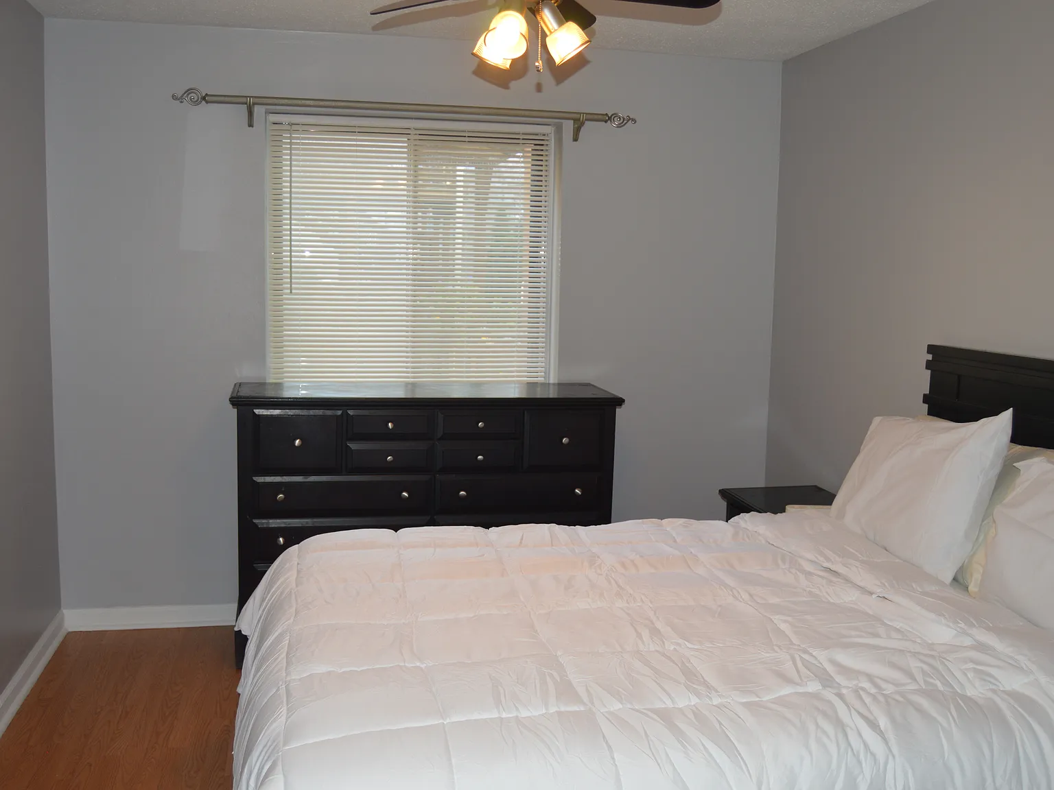 4355 Maryland Ave — Photo 3