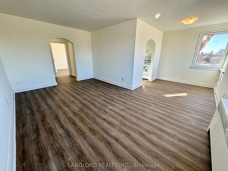 36 Wood Glen Rd #302 — Photo 5