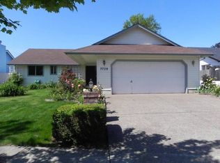 5720 D St, Springfield, OR 97478